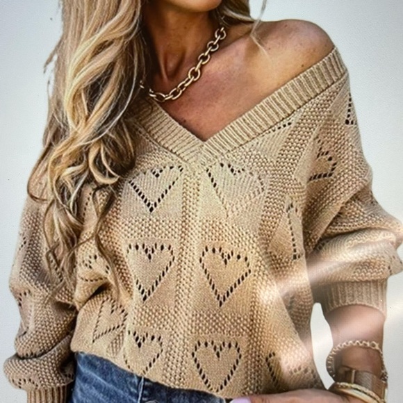 ONLY 1 left ! 🔥NWT oversized v neck heart knit pattern sweater - Picture 3 of 3